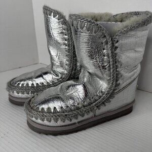 MOU Eskimo Boots